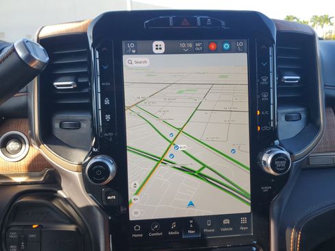 Used 2024 RAM 2500 Limited image 10