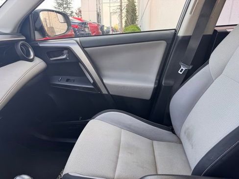 Used 2016 Toyota RAV4 XLE image 18