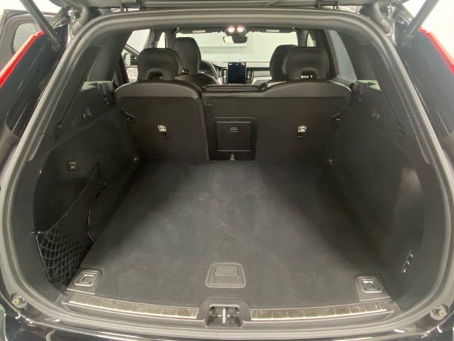 Used 2026 Volvo XC60 B5 Ultra AWD/4WD image 9