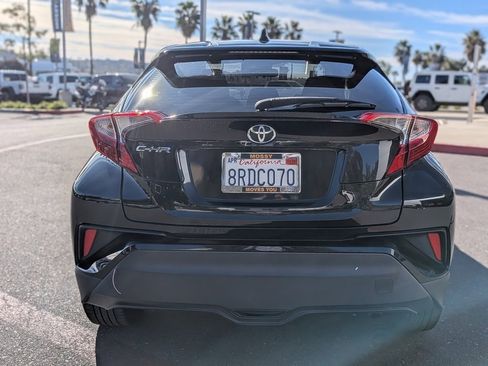 Used 2020 Toyota C-HR XLE image 4
