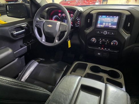 Used 2020 Chevrolet Silverado 1500 Custom w/ Custom Value Package RWD image 15