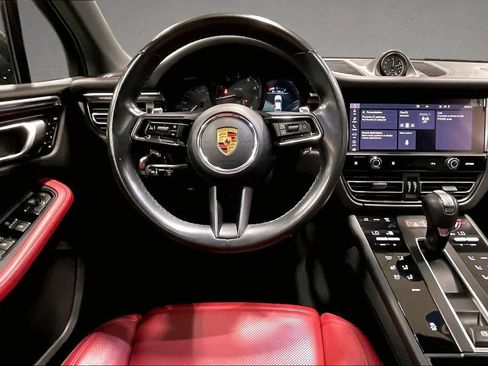 Used 2022 Porsche Macan w/ Premium Package Plus AWD/4WD image 8