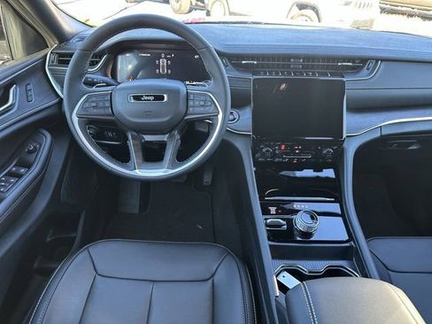 New 2025 Jeep Grand Cherokee Limited image 21