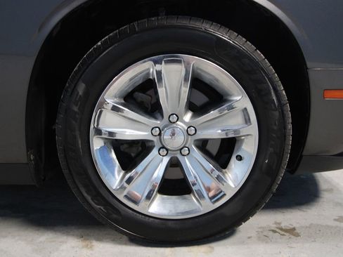 Used 2019 Dodge Challenger SXT RWD image 28