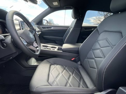 New 2026 Volkswagen Atlas Cross Sport SE FWD image 18