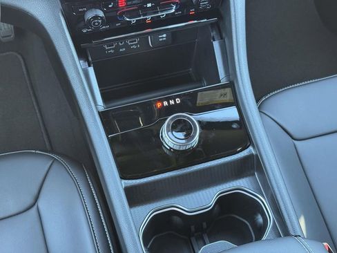 New 2025 Jeep Grand Cherokee L Limited w/ Black Appearance Package image 18