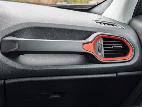 Used 2020 Jeep Renegade Sport image 15