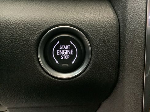 Used 2025 GMC Acadia Elevation FWD image 17