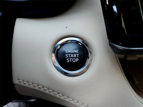 Used 2023 Toyota Highlander XLE image 25