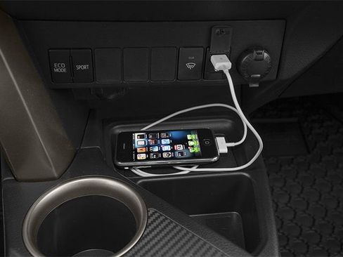 Used 2014 Toyota RAV4 LE image 18