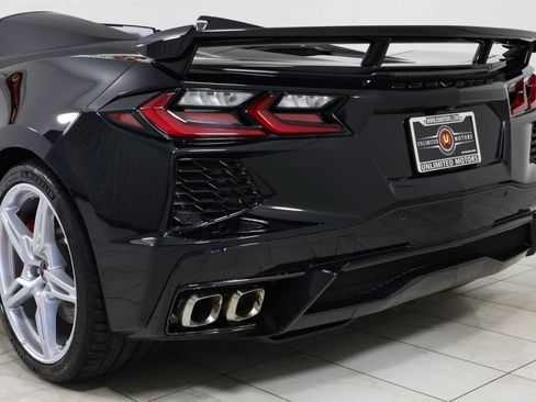 Used 2025 Chevrolet Corvette Stingray Premium Conv w/ Z51 Performance Package RWD image 45