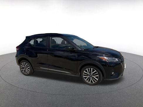 Used 2024 Nissan Kicks SR FWD image 2
