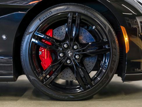 Used 2020 Ferrari Portofino RWD image 19