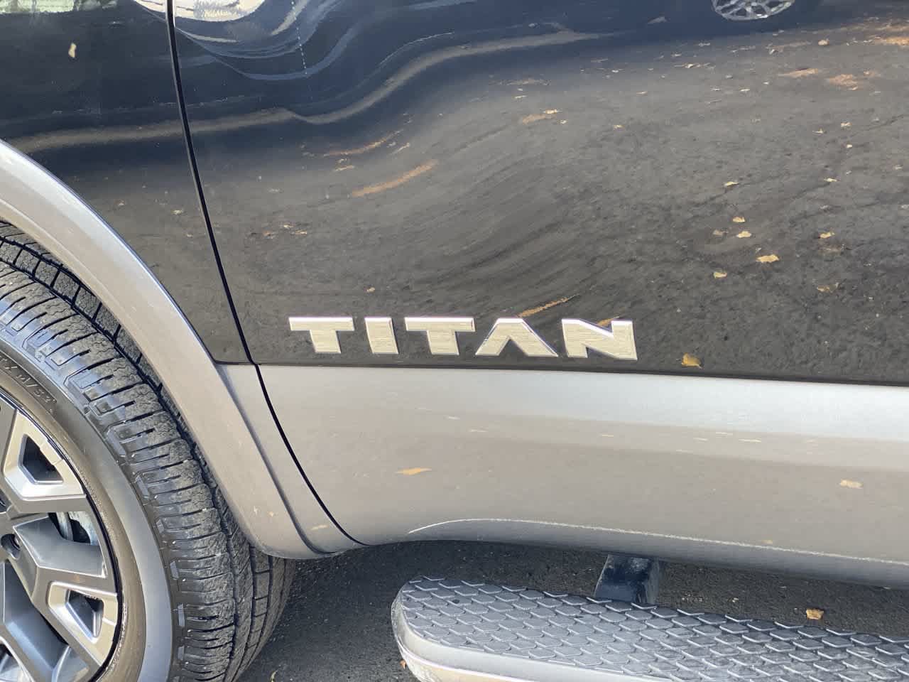 Used 2021 Nissan Titan Platinum Reserve w/ Moonroof Package AWD/4WD image 10