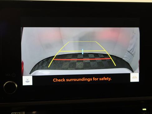 Used 2025 Toyota Camry SE image 39