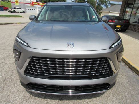 Used 2026 Buick Enclave Avenir w/ Super Cruise Package AWD/4WD image 2