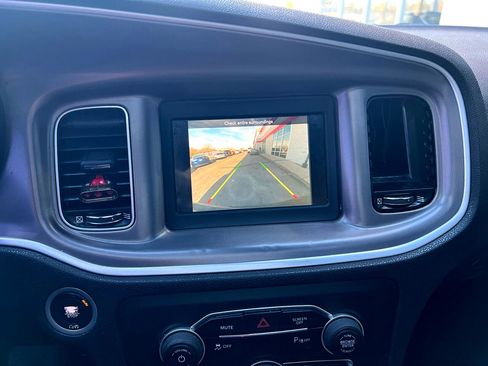 Used 2019 Dodge Charger SXT image 20