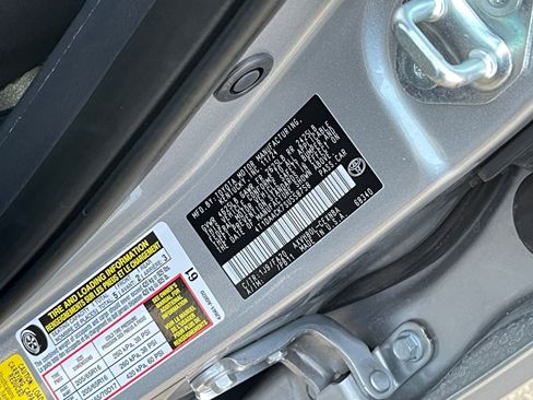 Used 2025 Toyota Camry LE image 28