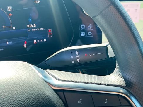 Used 2025 Chevrolet Blazer EV LT FWD image 17