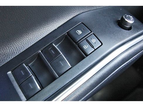 Used 2021 Toyota Highlander Limited FWD image 21