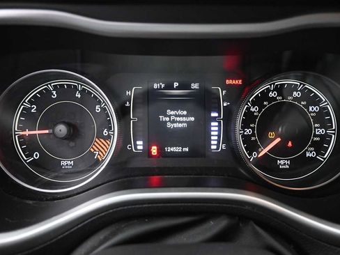 Used 2014 Jeep Cherokee Latitude AWD/4WD image 24