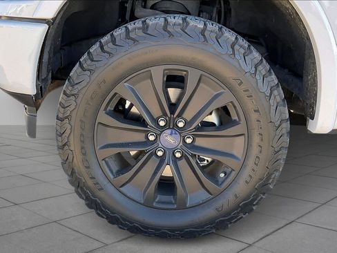 Used 2019 Ford F150 Lariat w/ Equipment Group 502A Luxury image 10