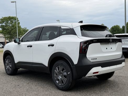 Used 2026 Nissan Kicks S FWD image 20