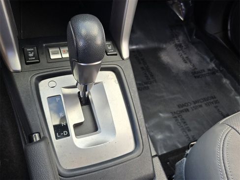 Used 2015 Subaru Forester 2.5i Limited image 23