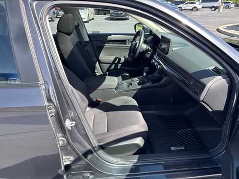 Certified 2024 Honda Civic EX image 30