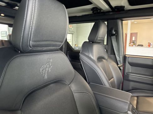 New 2025 Ford Bronco Badlands w/ Sasquatch Package image 13