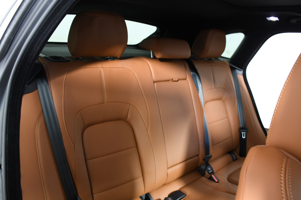 Used 2026 Jaguar F-PACE R-Dynamic S AWD/4WD image 23