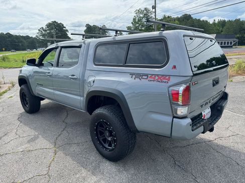 Used 2021 Toyota Tacoma TRD Off-Road w/ Technology Package AWD/4WD image 28