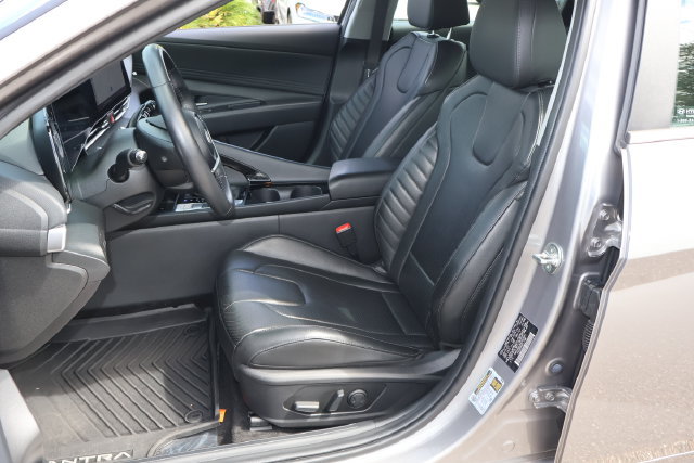 Used 2024 Hyundai Elantra Limited FWD image 12