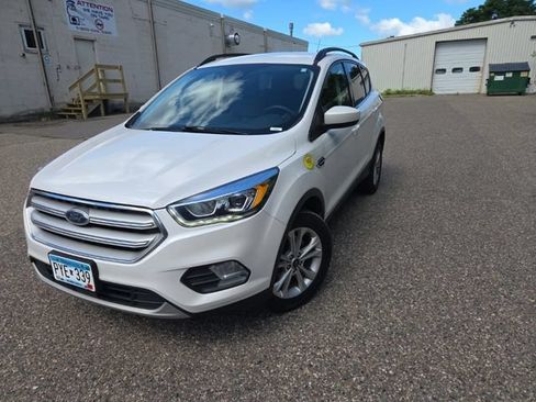 Used 2018 Ford Escape SEL w/ Ford Safe & Smart Package AWD/4WD image 3