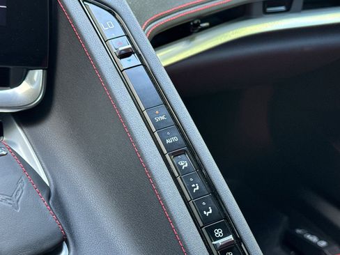 Used 2021 Chevrolet Corvette Stingray Coupe w/ Z51 Performance Package RWD image 24