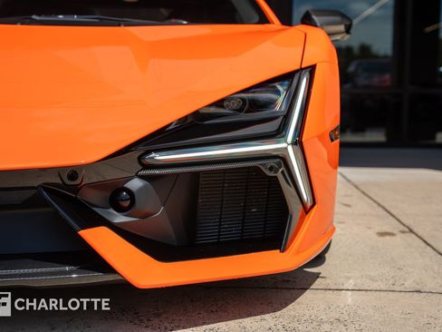 Used 2024 Lamborghini Revuelto AWD/4WD image 4