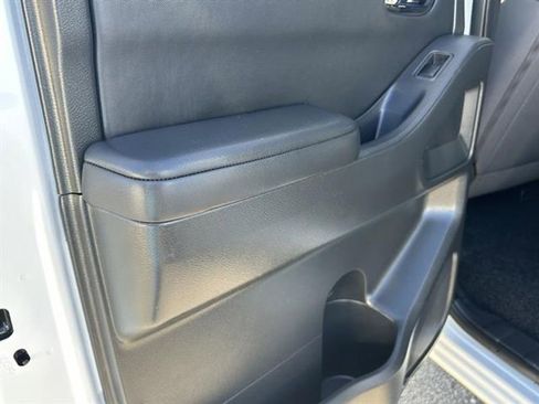 Used 2023 Nissan Frontier SV w/ SV Convenience Package image 23
