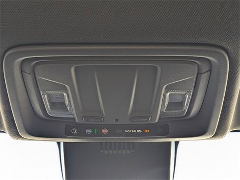 Used 2025 GMC Sierra 1500 SLT image 24