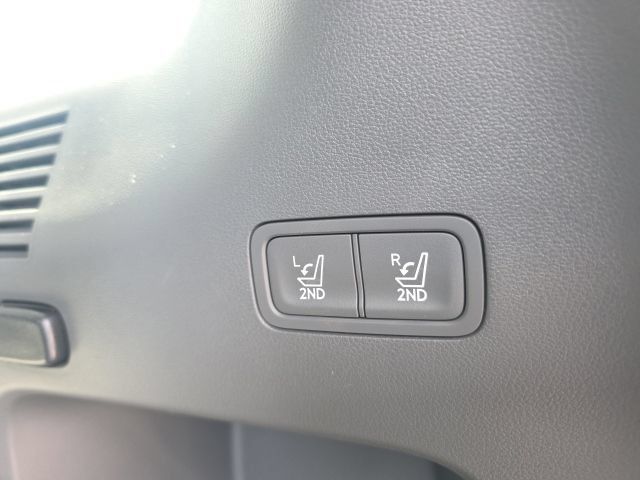 Used 2025 Hyundai Santa Fe SE AWD/4WD image 35