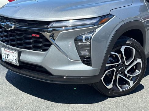 Used 2026 Chevrolet Trax RS image 3