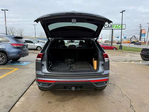 Used 2022 Volkswagen Atlas Cross Sport SE image 12