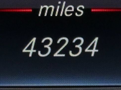 Used 2018 Mercedes-Benz E 300 image 3