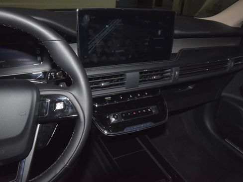 New 2026 Lincoln Corsair Premiere FWD image 24