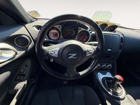 Used 2016 Nissan 370Z Touring RWD image 13