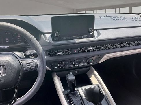 Used 2025 Honda Accord SE image 9