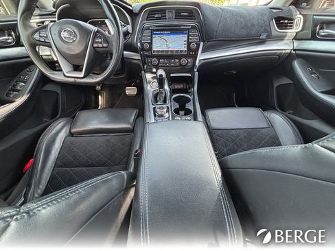 Used 2017 Nissan Maxima SR w/ Midnight Edition image 17