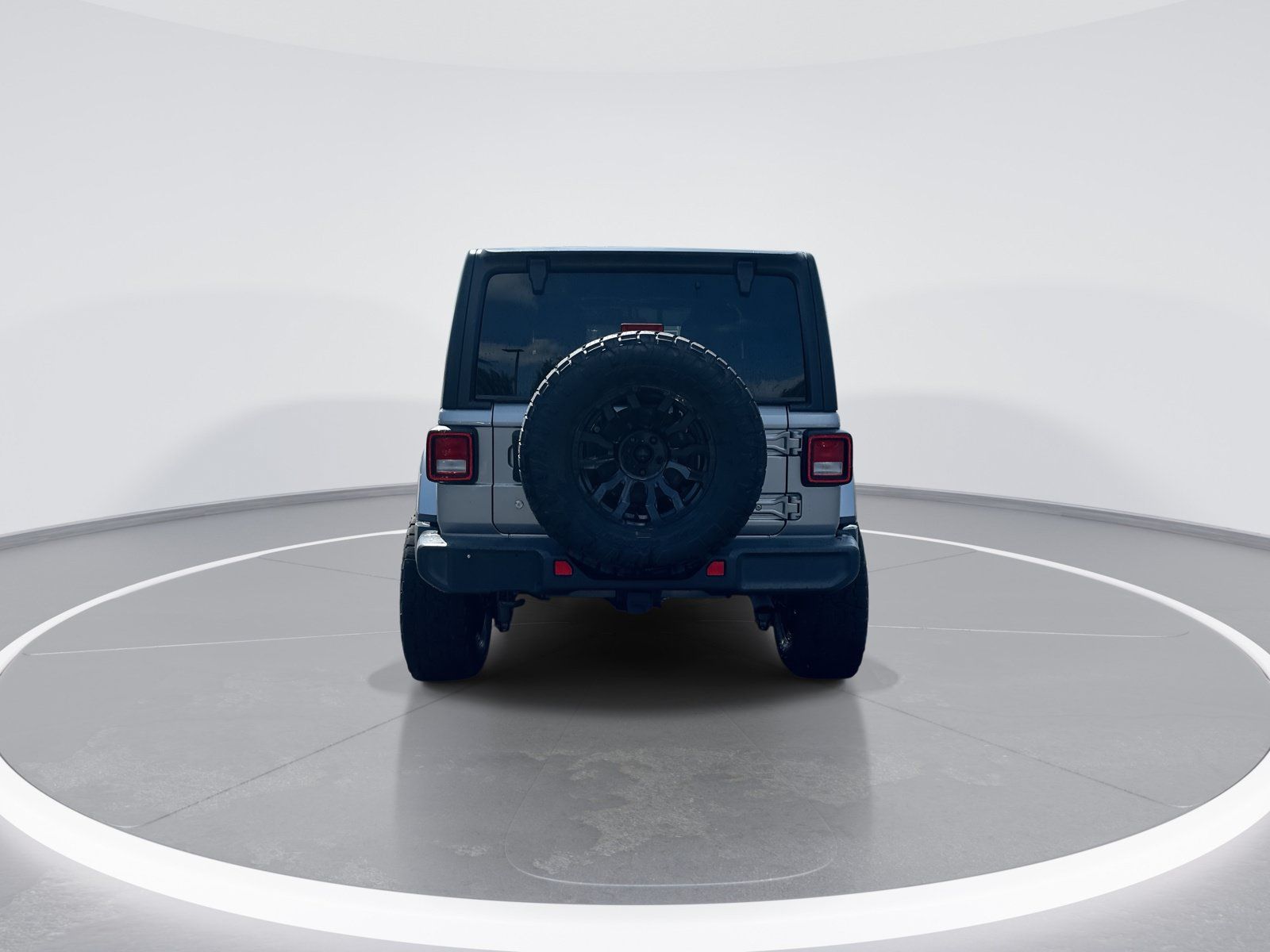 Used 2018 Jeep Wrangler Unlimited Sahara AWD/4WD image 8