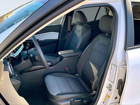 Used 2024 Chevrolet Trax LT image 24