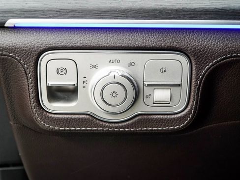 Used 2022 Mercedes-Benz GLS 580 4MATIC image 40