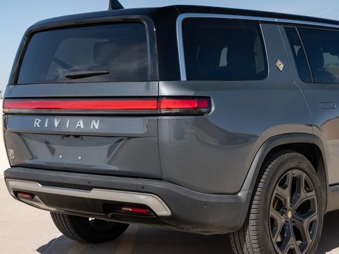 Used 2023 Rivian R1S Adventure AWD/4WD image 11